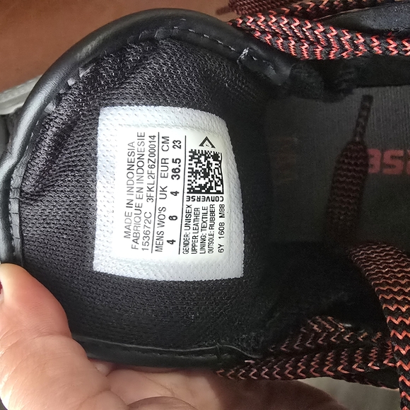 Converse Chuck Taylor All Star Black High-Top Sneakers Unisex - Picture 4 of 12